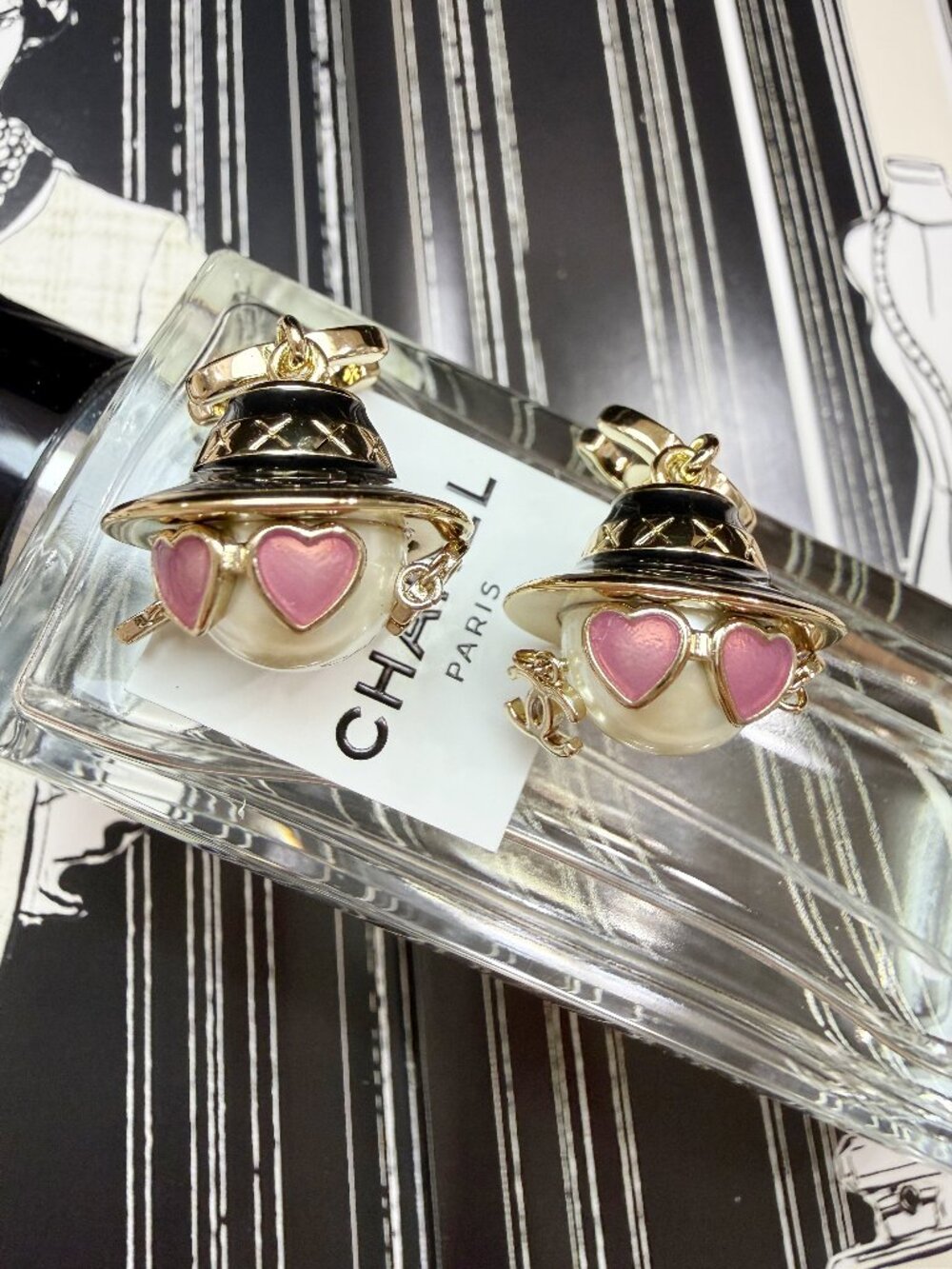 Chanel Gold- Tone CC Pearl Black Hat Pink Heart Sunglasses Dangle Earrings - Picture 2 of 12
